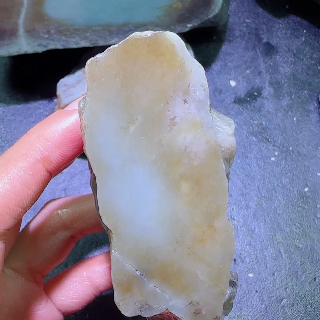 和田玉未镶嵌珠宝半成品