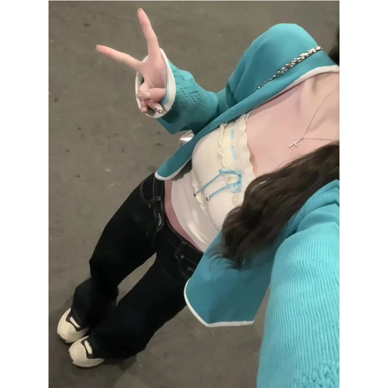 甜辣妹白色抹胸背心女开春穿搭湖蓝色短款针织开衫牛仔裤三件套装