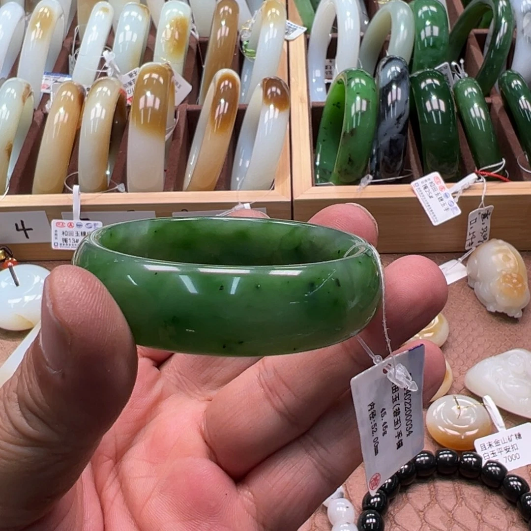 和田玉（糖玉）未镶嵌手镯