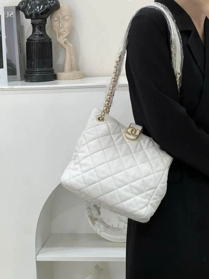 99新 Chanel/香奈儿 22b新款流浪hobo单肩斜挎包/严选