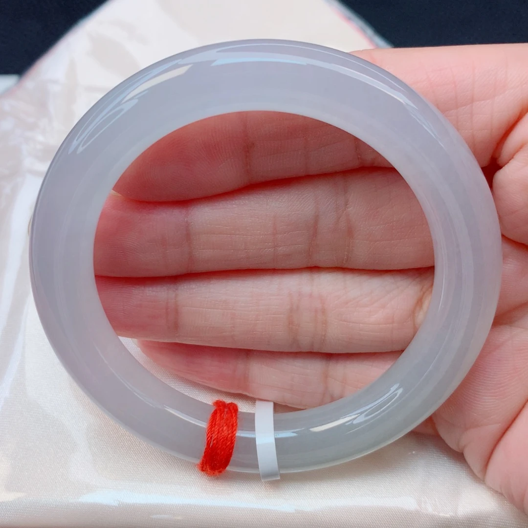 翡翠未镶嵌手镯52圆条 糯冰起光起胶白月光无纹裂