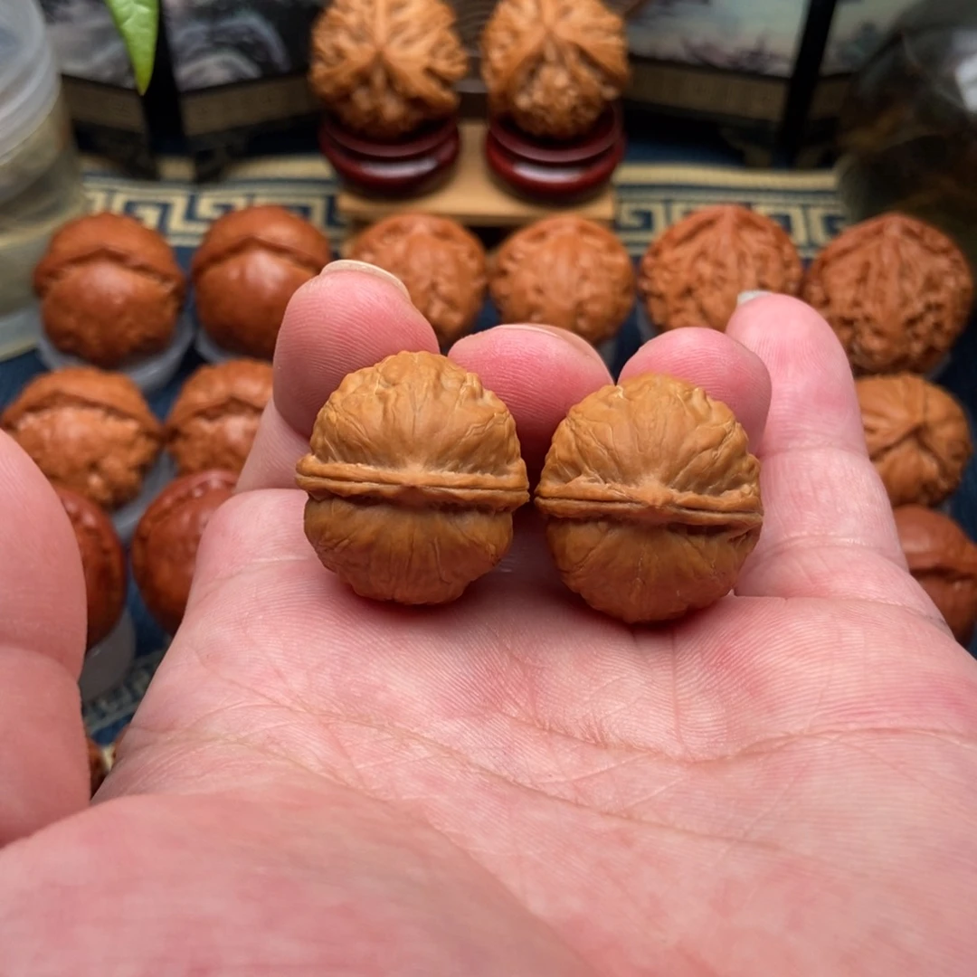 文玩核桃把件龙珠