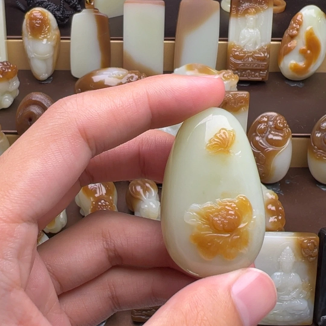 和田玉（糖玉）未镶嵌颈饰