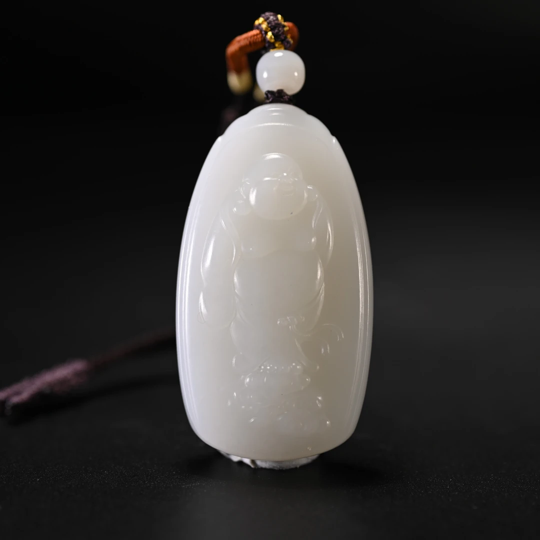 Lot8818 和田玉弥勒挂坠/保利