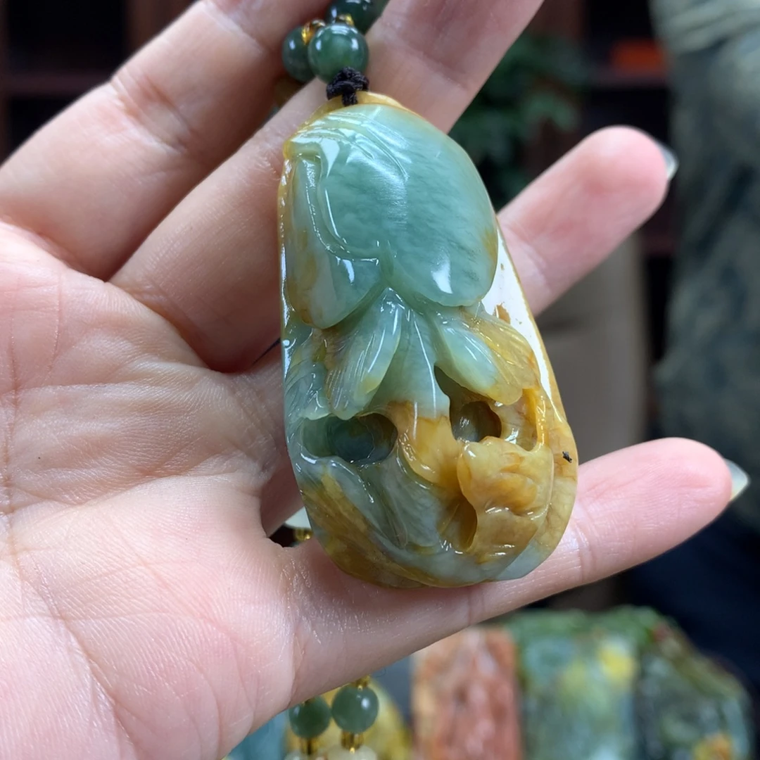 未镶嵌蛇纹石玉颈饰