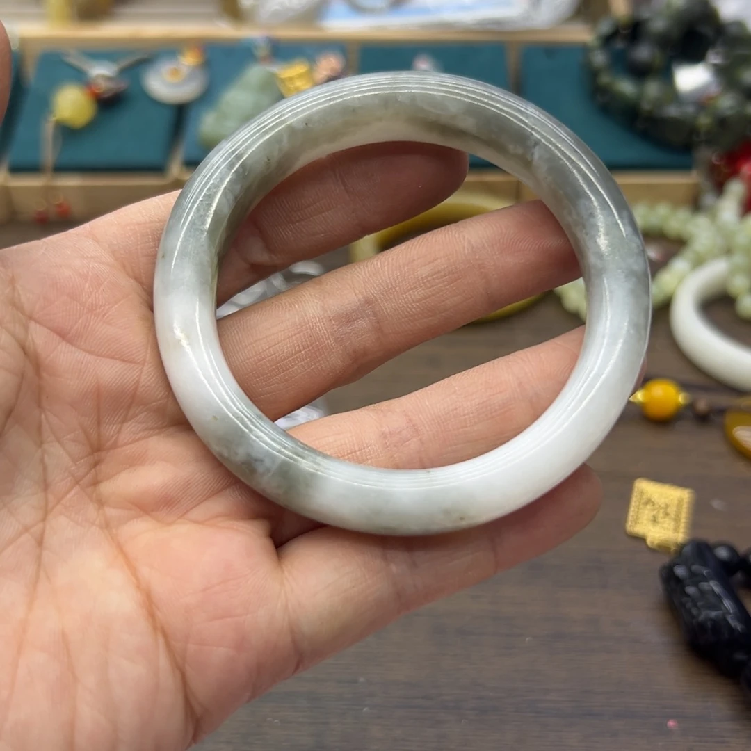 和田玉未镶嵌手镯58.6圈围1742瑕