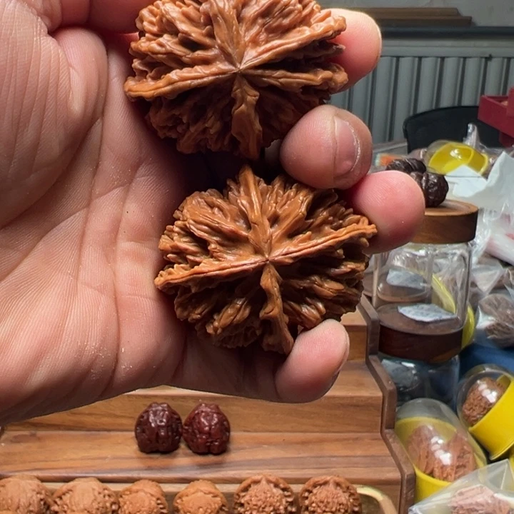 把件文玩核桃帝王狮子头四棱