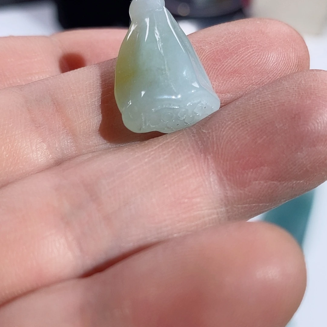 翡翠颈饰未镶嵌莲蓬