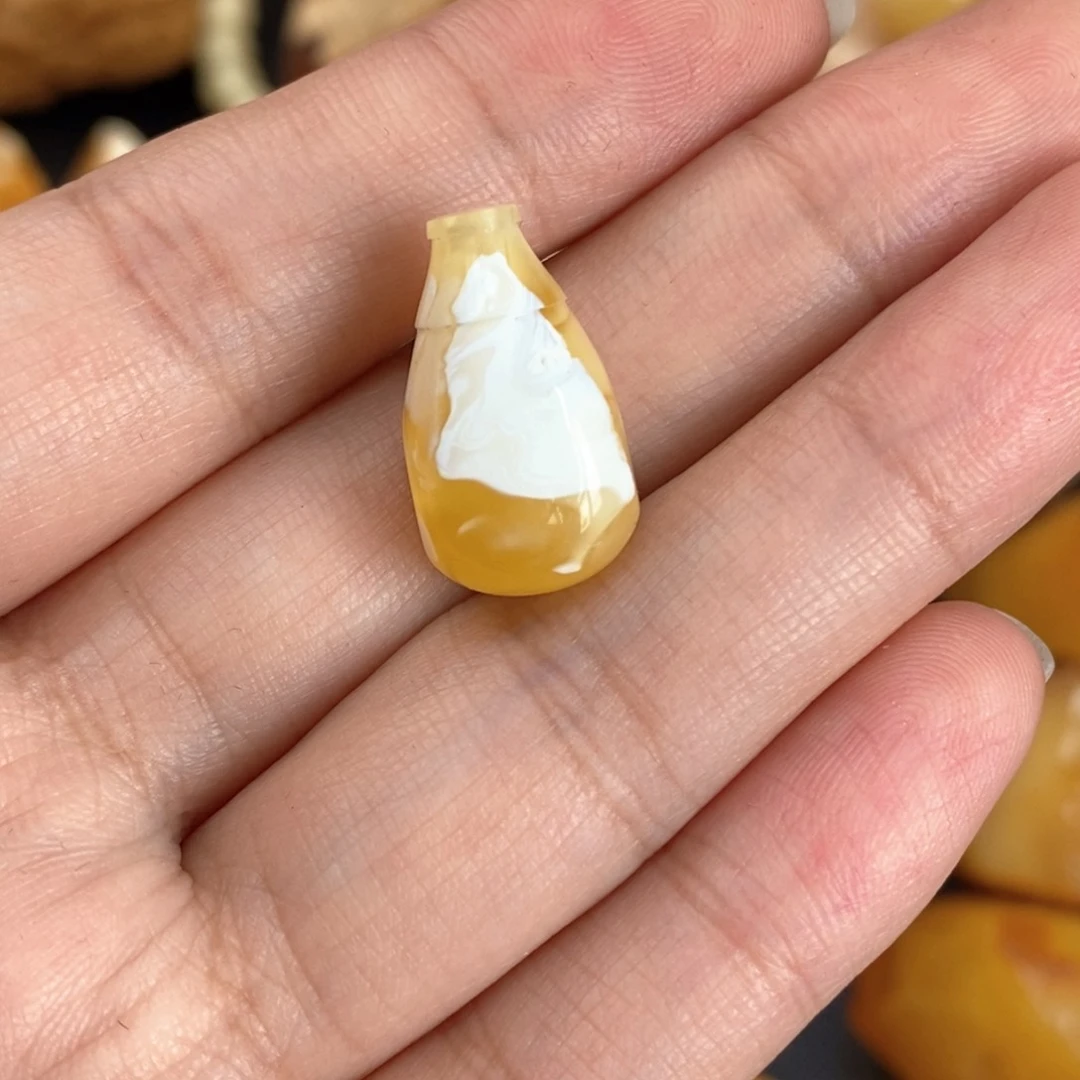 未镶嵌琥珀裸石取**儿蜜蜡