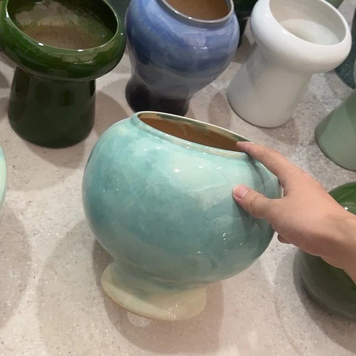 白泥花盆微瑕有孔