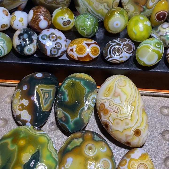 未镶嵌玛瑙/玉髓珠宝半成品狗***彪