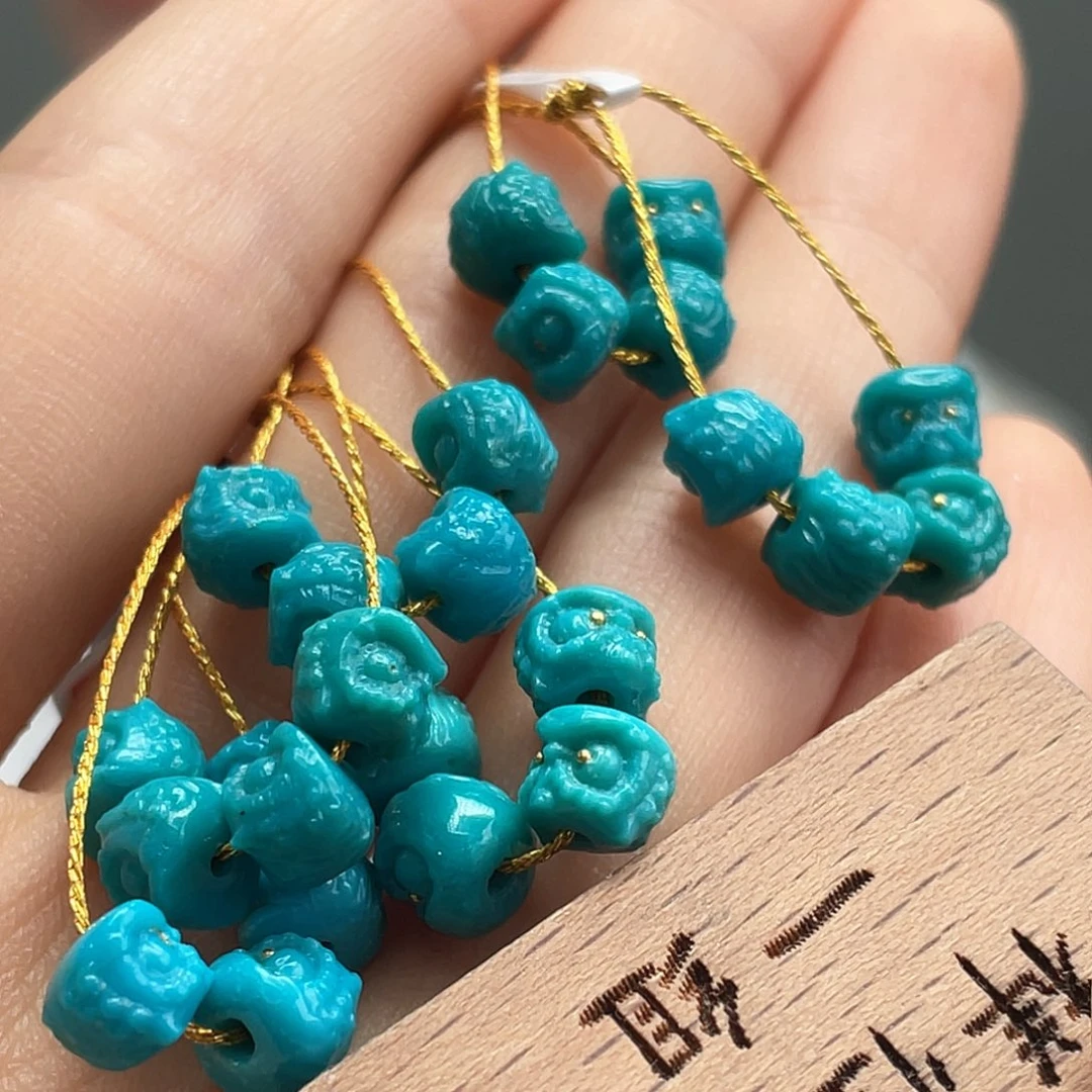 绿松石未镶嵌颈饰