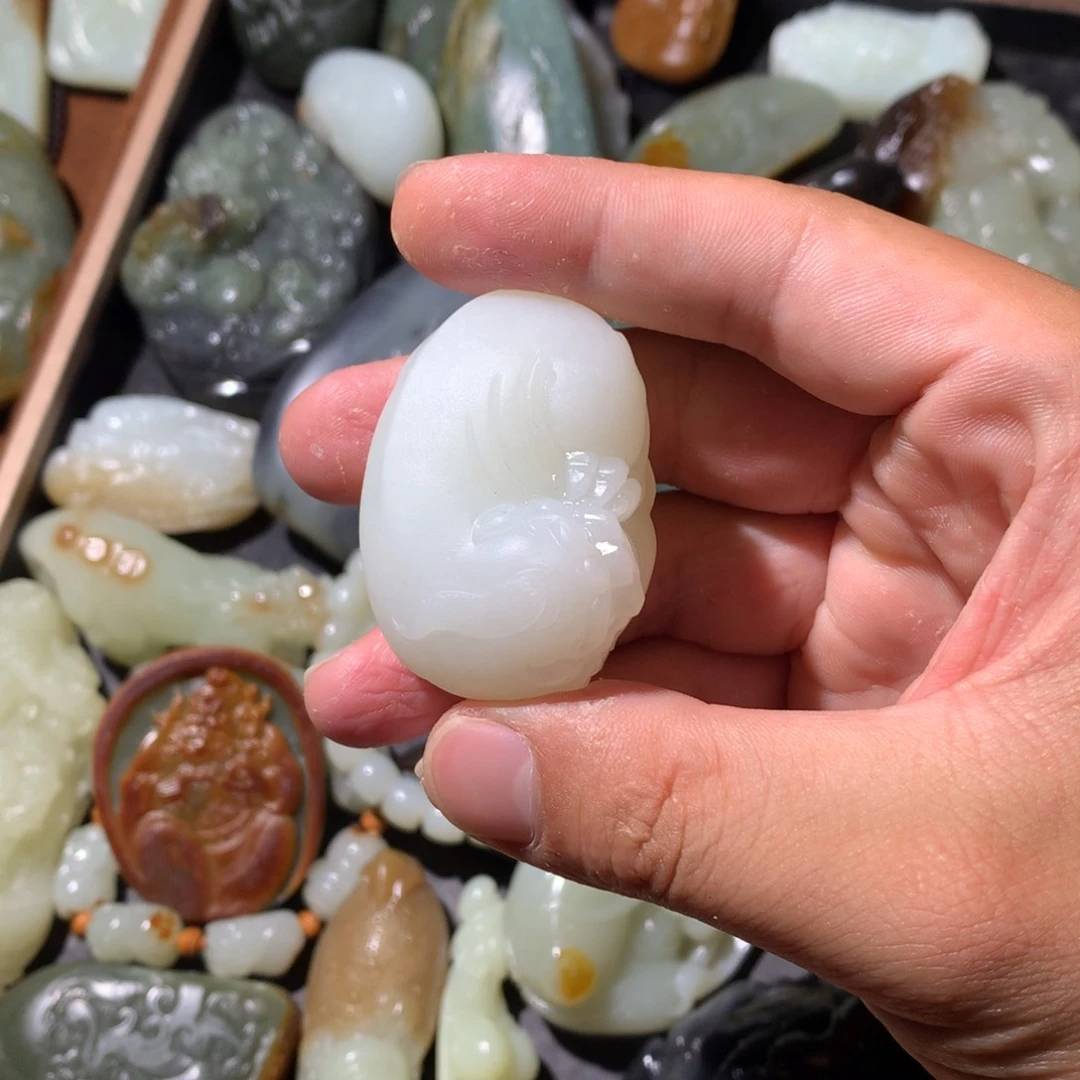 和田玉（糖玉）未镶嵌挂件