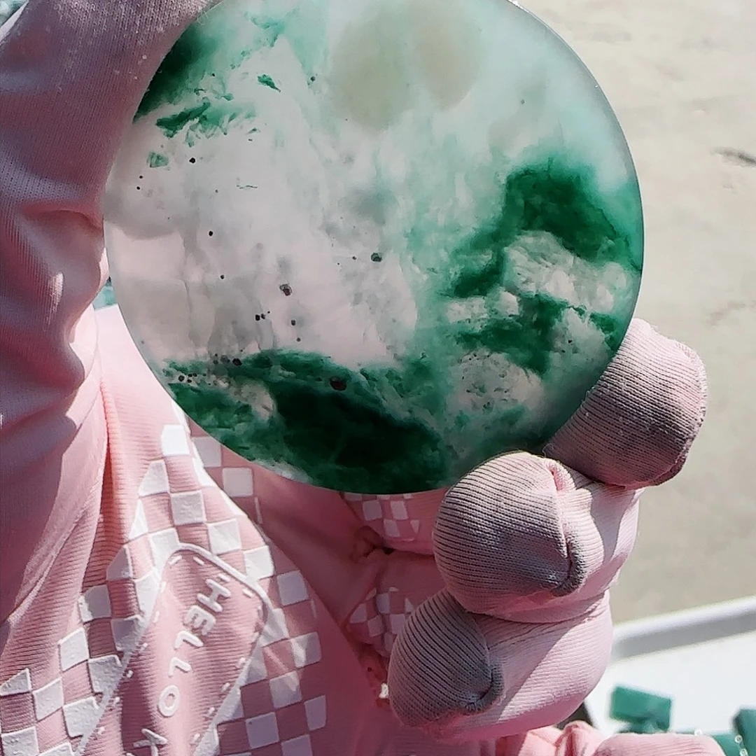 石英质玉颈饰未镶嵌