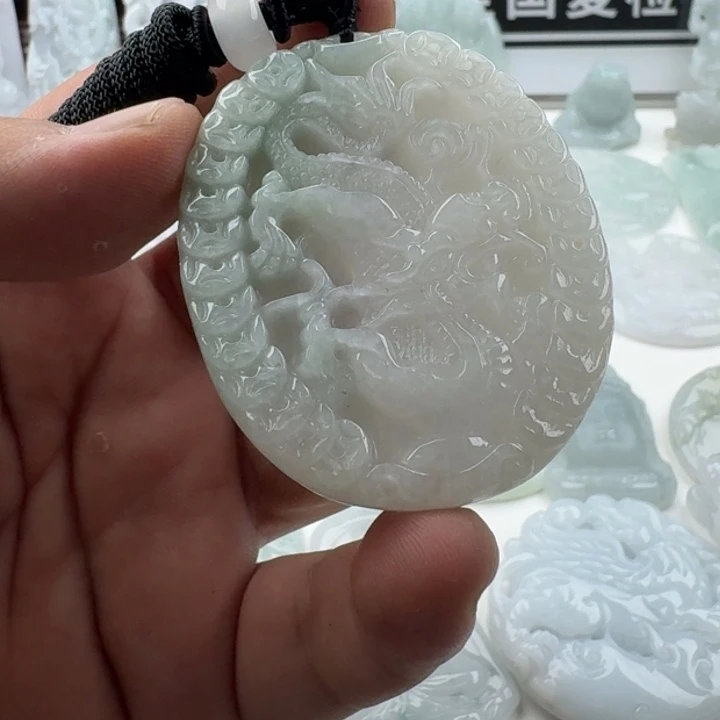 翡翠未镶嵌颈饰天然缅甸A货翡翠