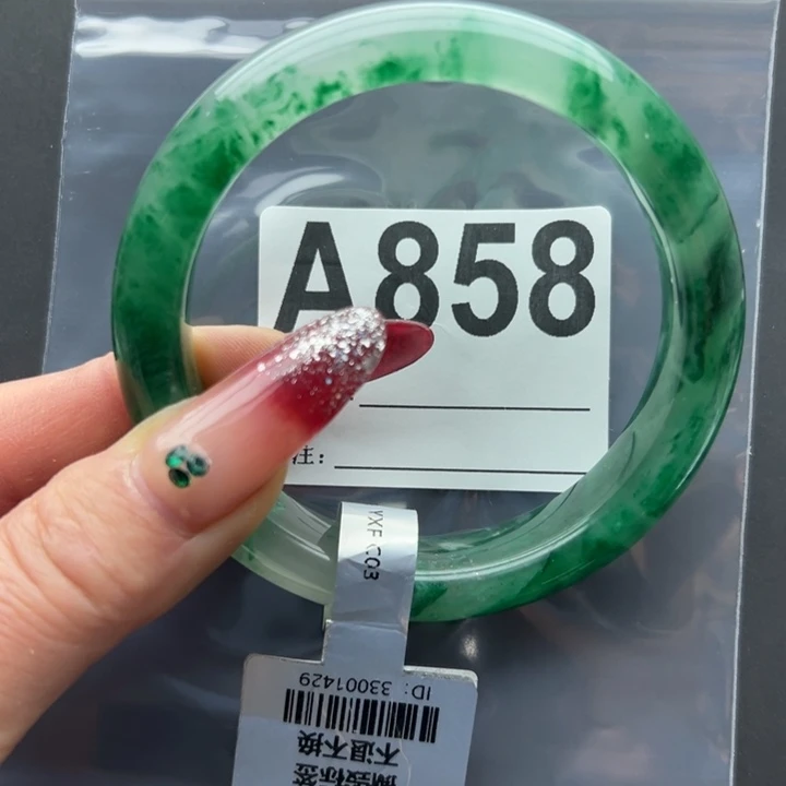 石英质玉未镶嵌手镯秀秀61