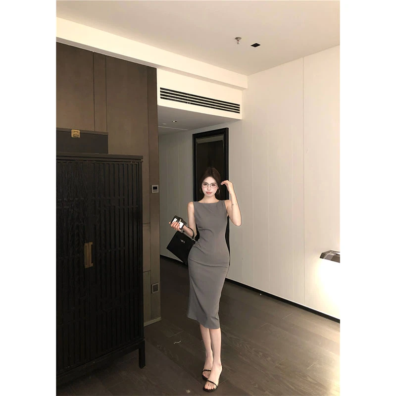 2025夏季气质时尚修身显瘦高级一字领中长款连衣裙女收腰通勤裙子