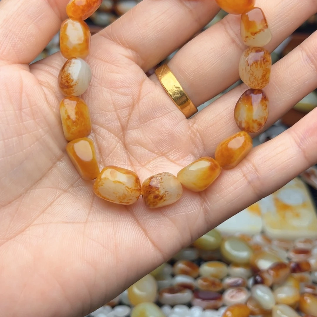 和田玉未镶嵌颈饰爱****娜