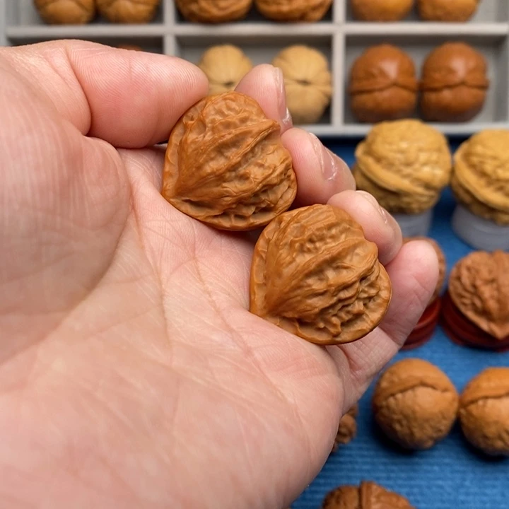 多***水文玩核桃把件红桃A