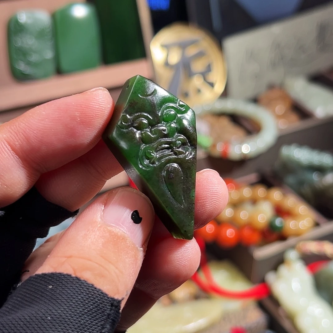 和田玉（碧玉）颈饰未镶嵌
