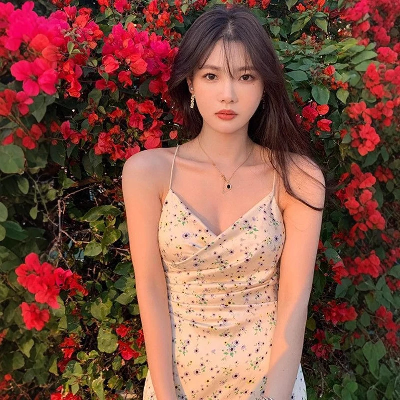 潮法式性感碎花吊带裙女夏季新款温柔风茶歇连衣裙气质长裙子