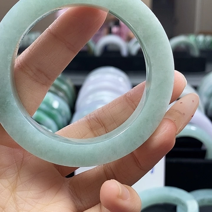 翡翠未镶嵌手镯翡翠