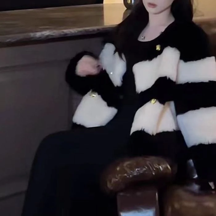 【大潘优品】秋冬季黑条显瘦韩版外套WWD2WT9944