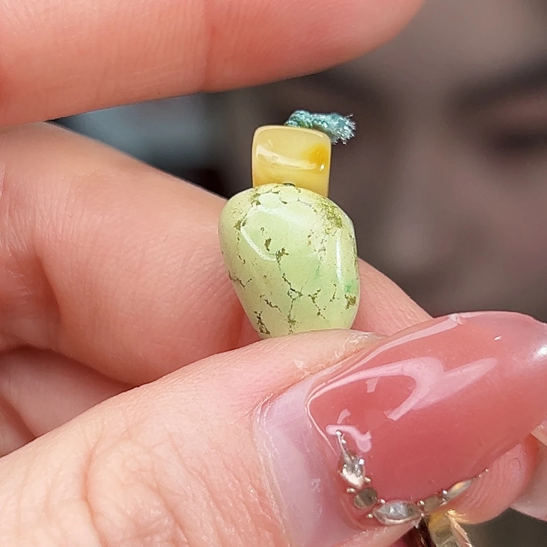 蜜蜡未镶嵌珠宝奇石