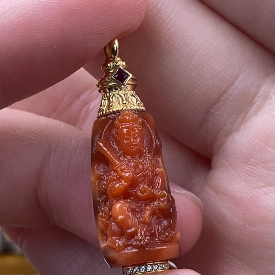 玛瑙/玉髓18K金镶嵌颈饰