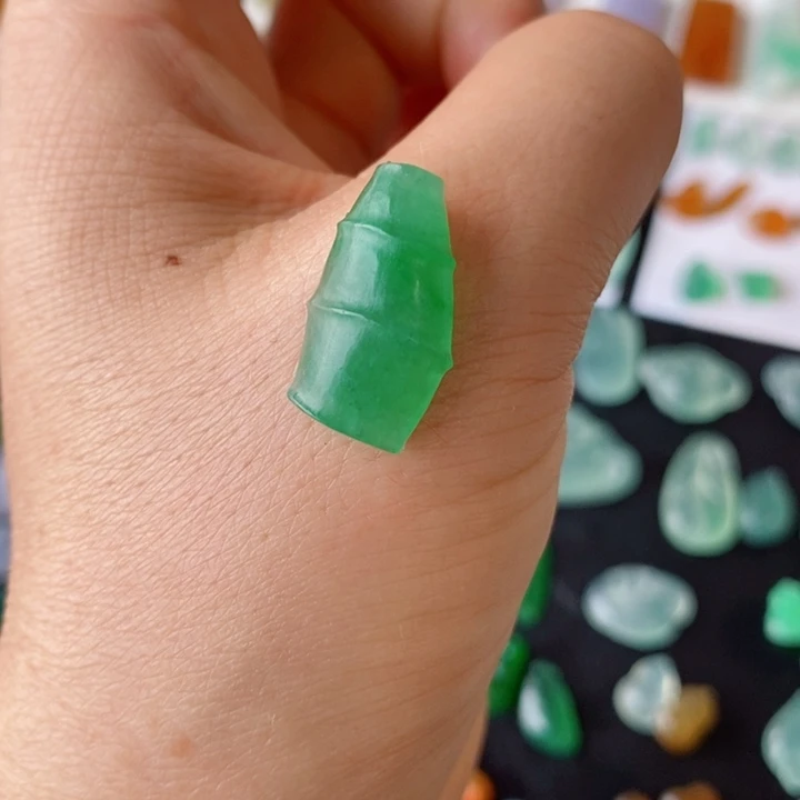 定制翡翠未镶嵌M**o竹节