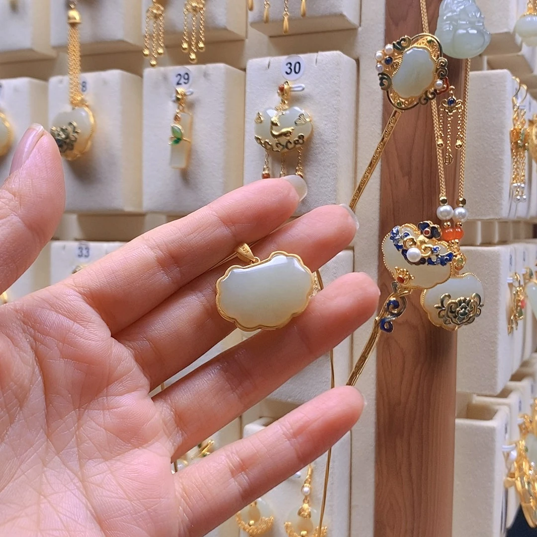 颈饰银S925镶嵌和田玉