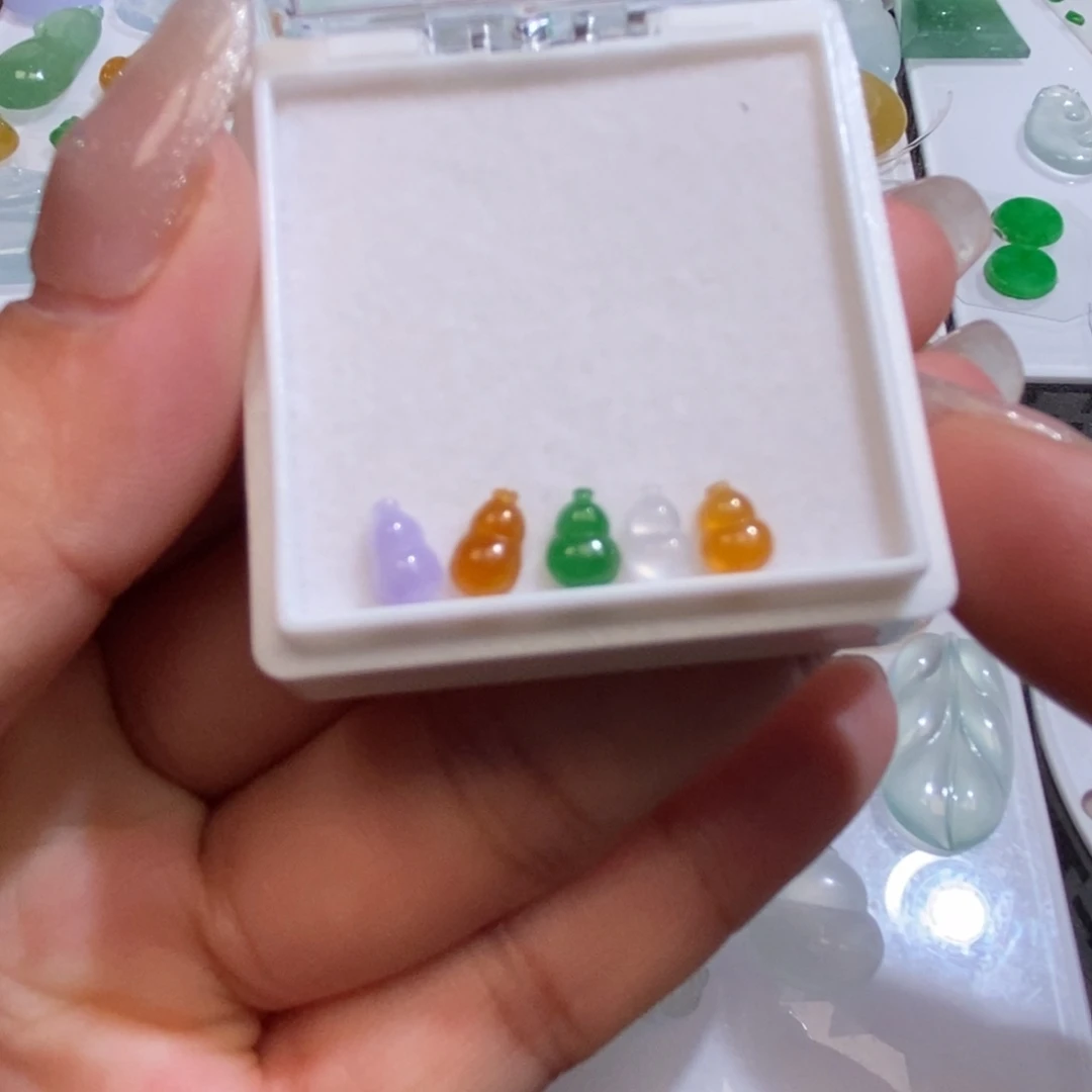 未镶嵌定制翡翠翡翠