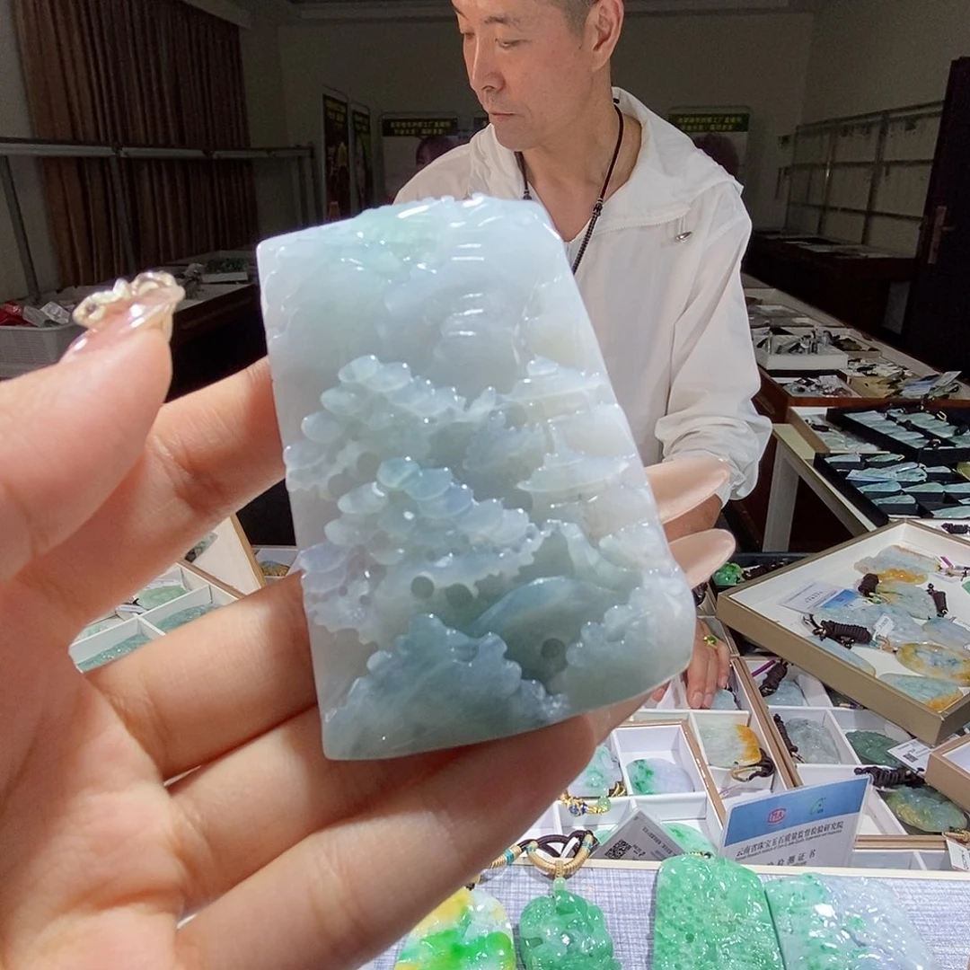 翡翠未镶嵌颈饰翡翠
