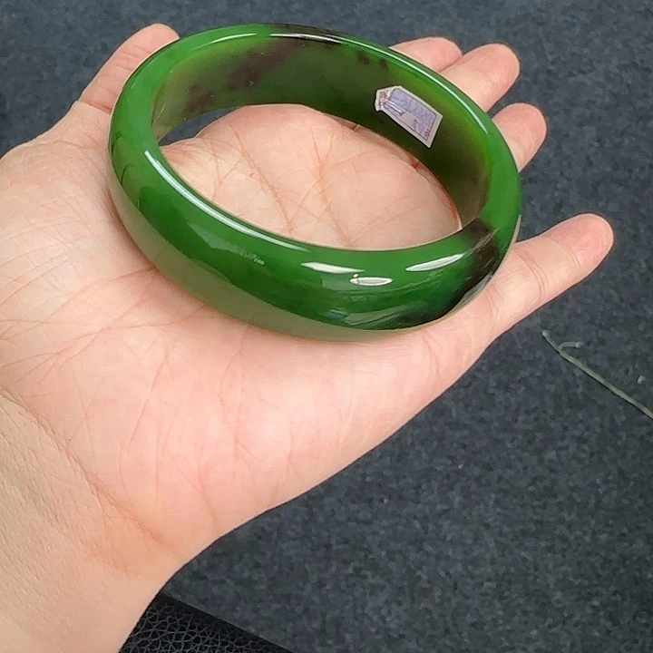 乐***妈未镶嵌手镯和田玉