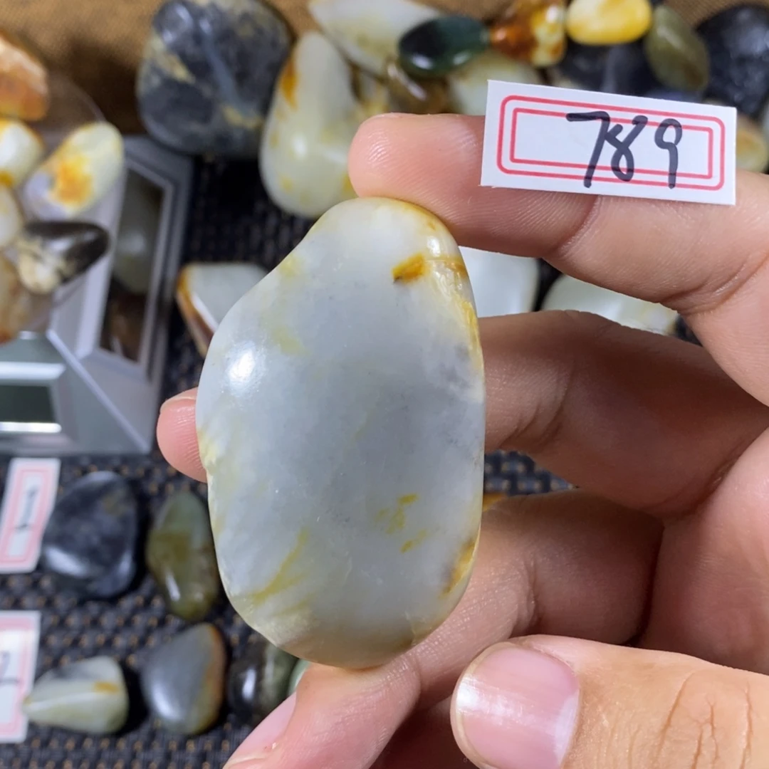 和田玉（糖玉）未镶嵌挂件