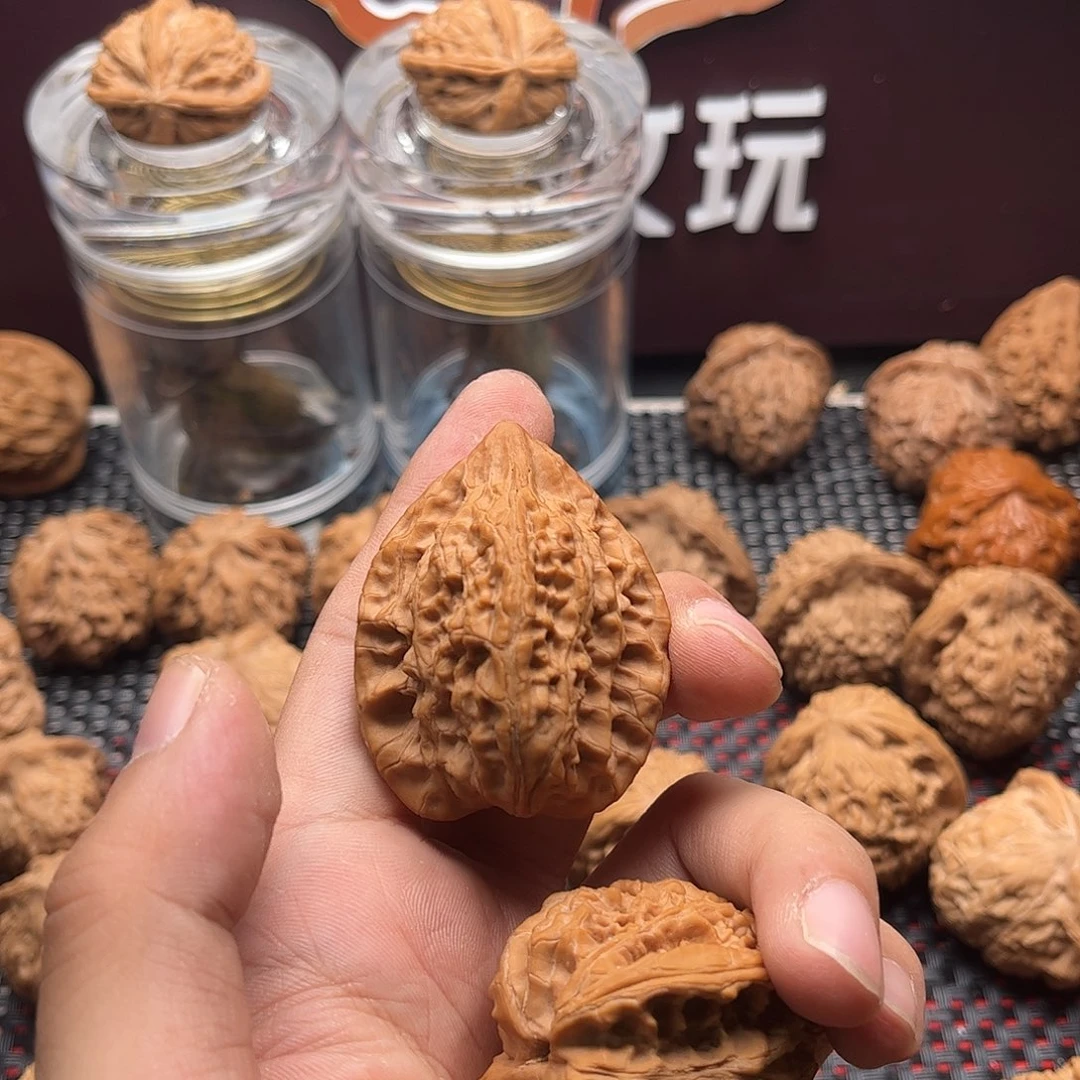 无***行文玩核桃吊坠长治