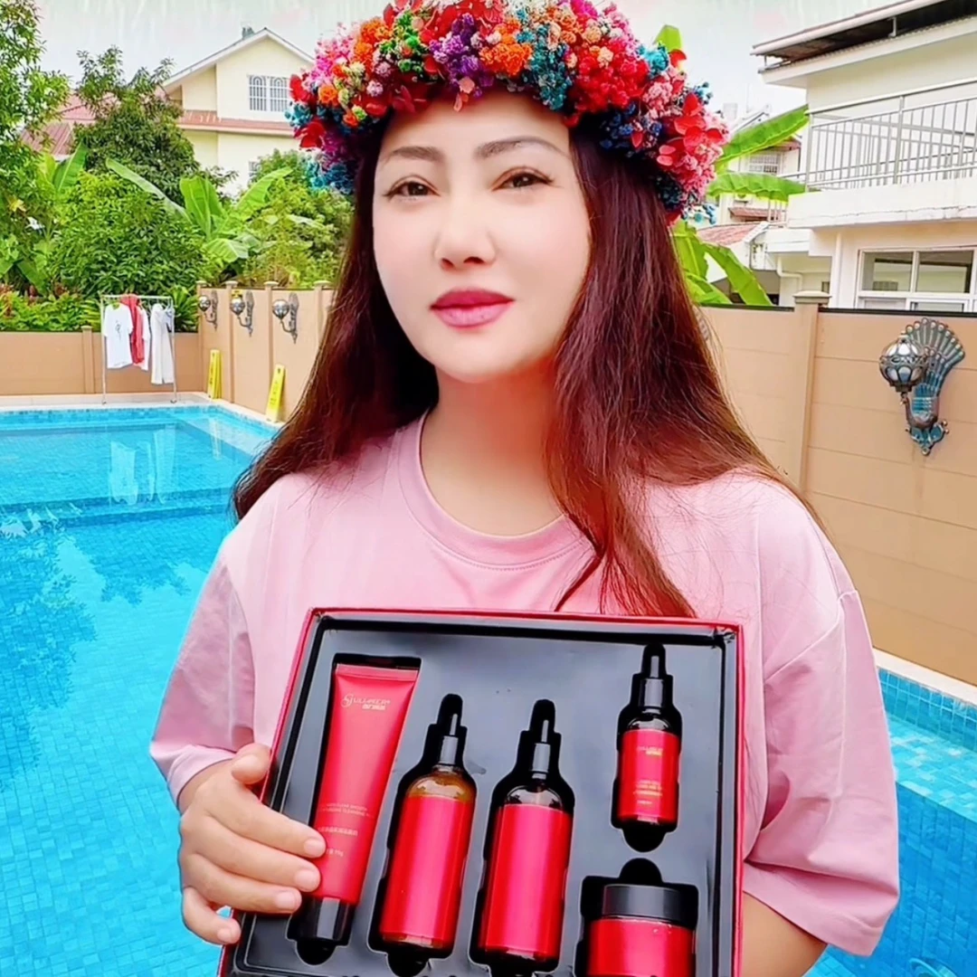 红色套盒洁面奶GULIMIER米尔包邮胶原蛋白紧致面部柔肤水套盒红色