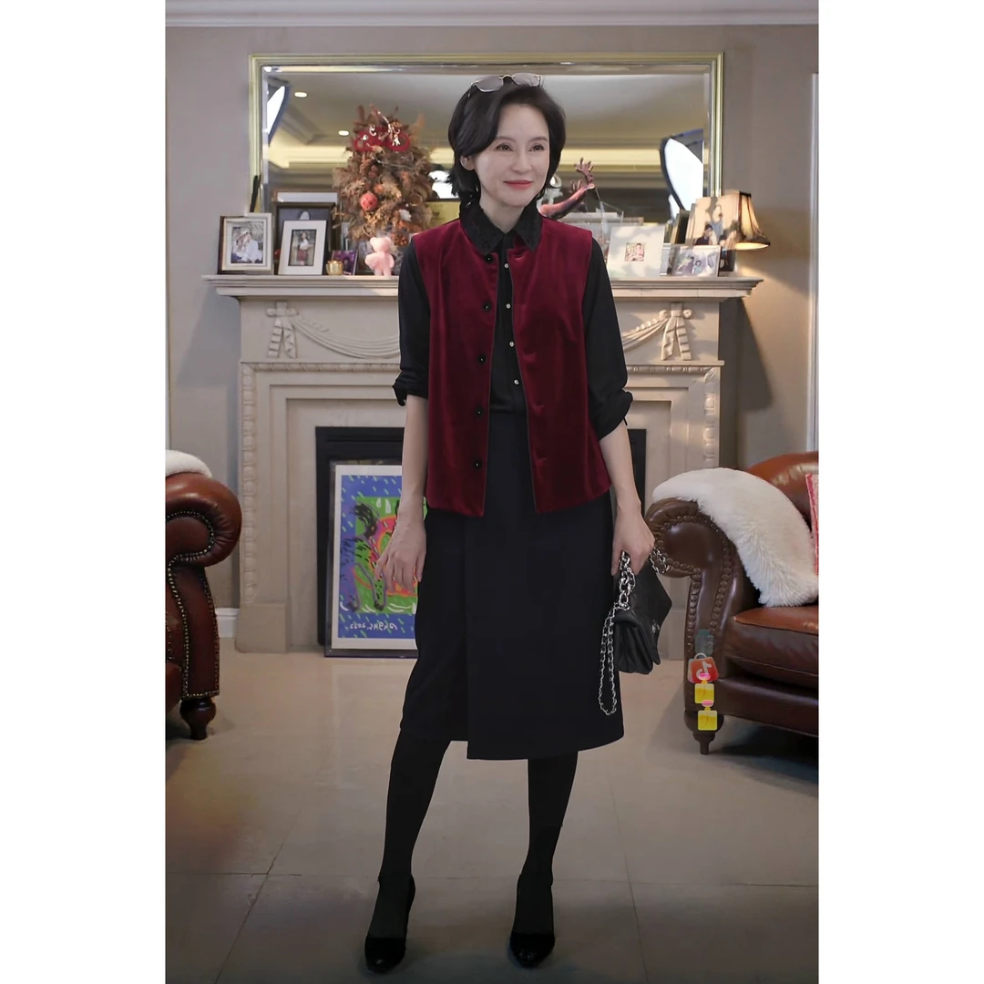 我是摩羯黑标 红丝绒马甲 高密植绒15.2W针刺绣新中式秋冬外套