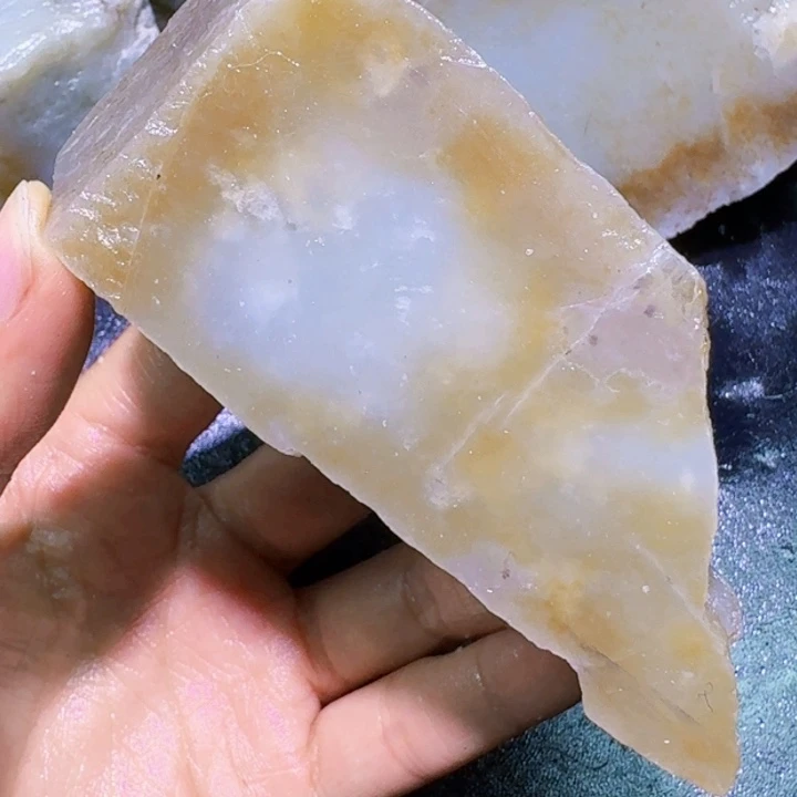 未镶嵌和田玉（糖玉）珠宝半成品