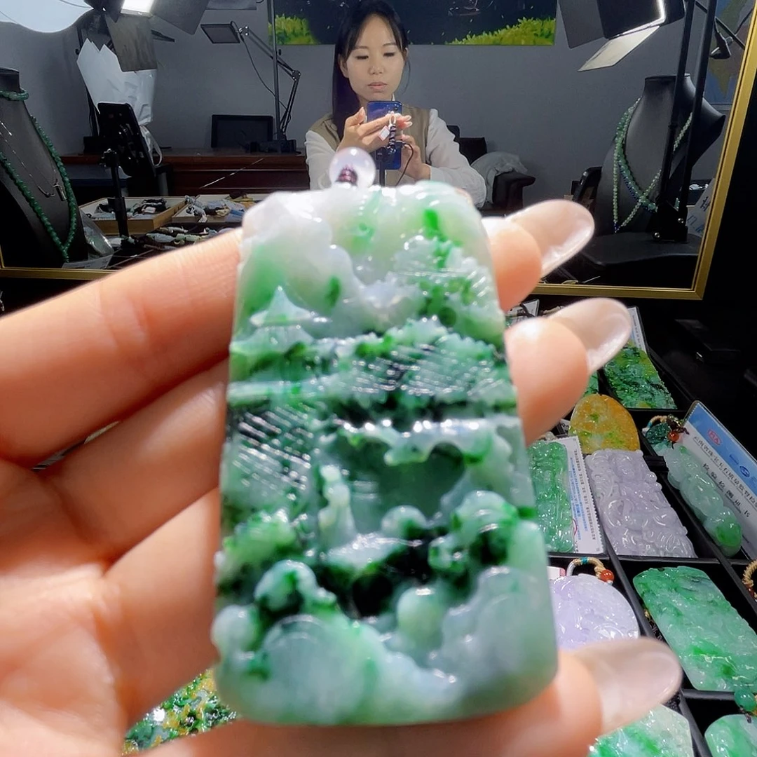颈饰未镶嵌翡翠一