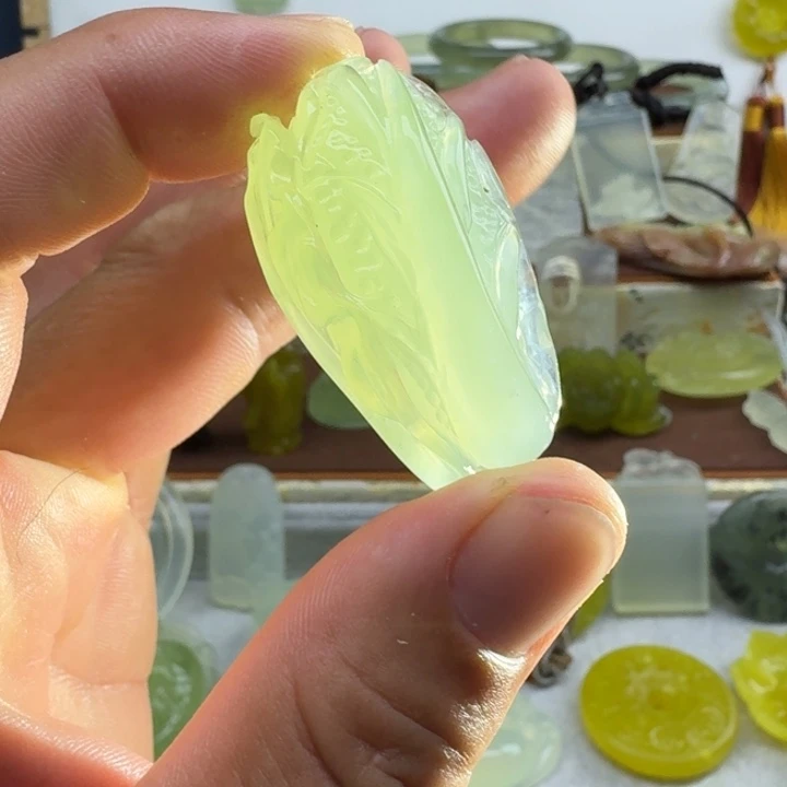 未镶嵌蛇纹石玉颈饰