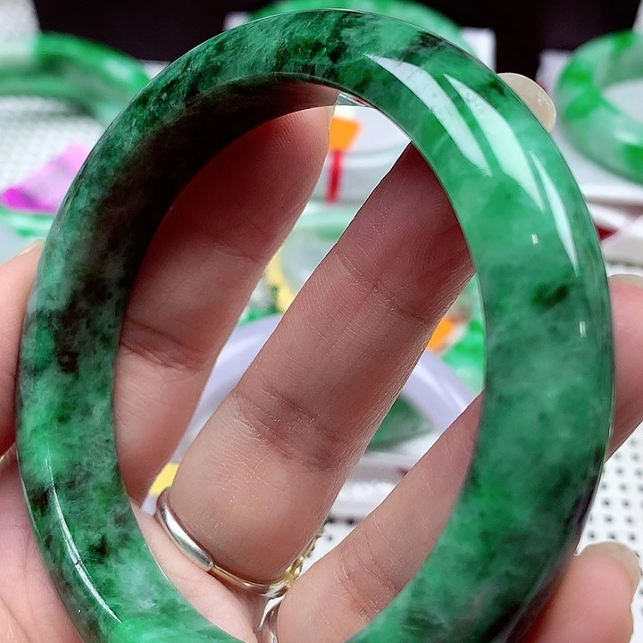 翡翠未镶嵌手镯翡翠