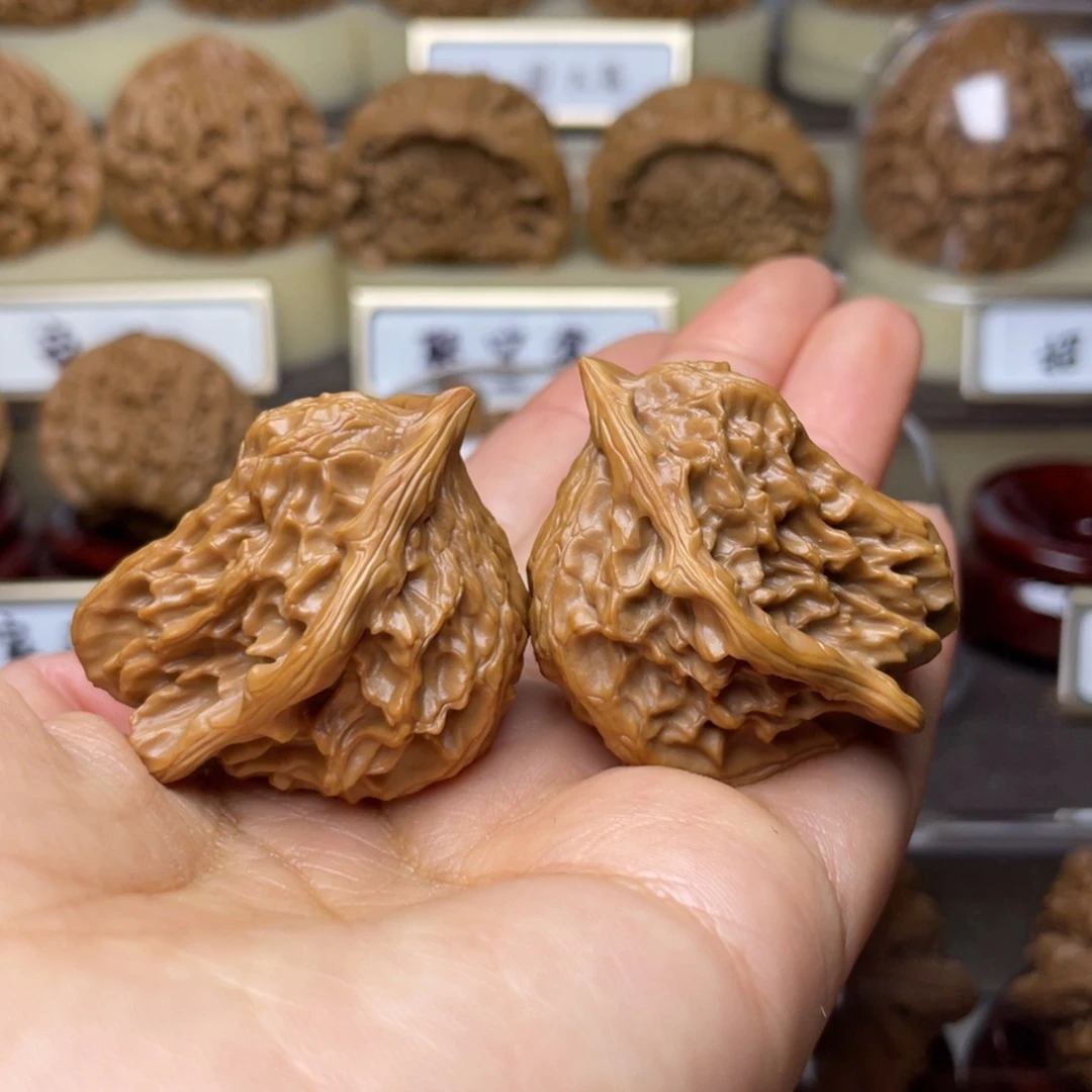 文玩核桃把件小鸟39左右