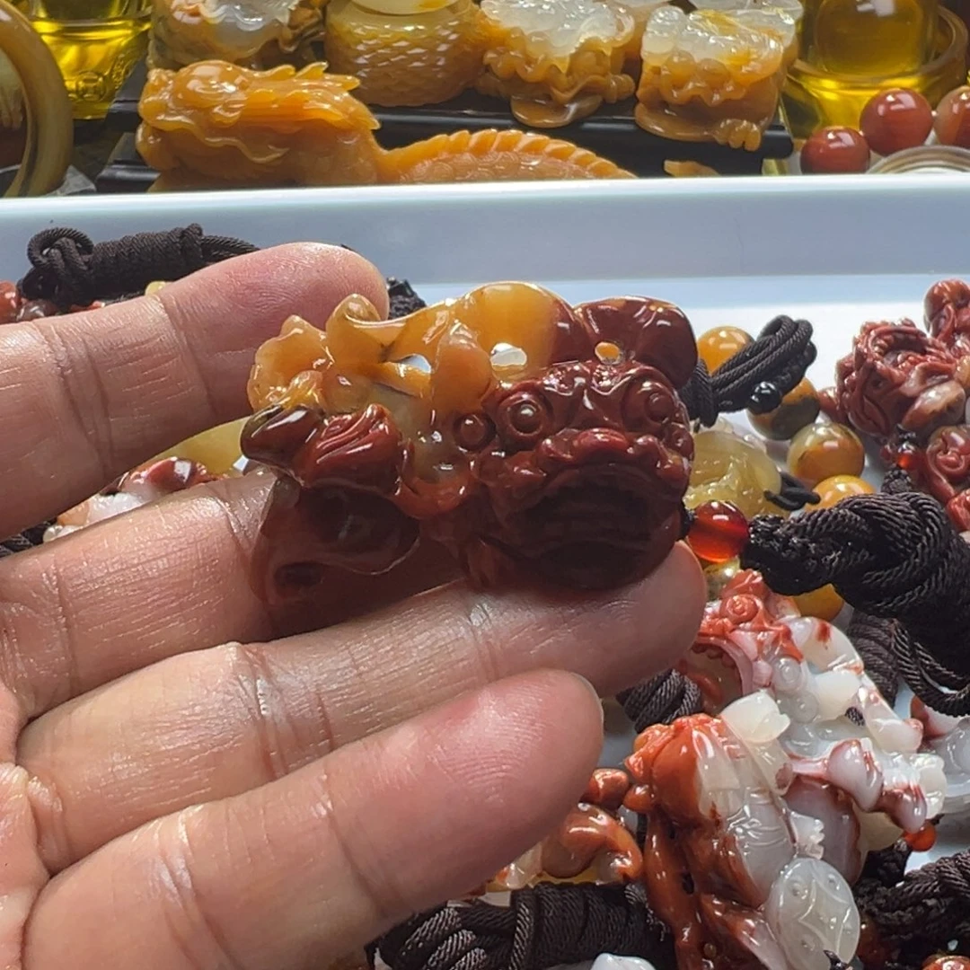 石英质玉未镶嵌颈饰