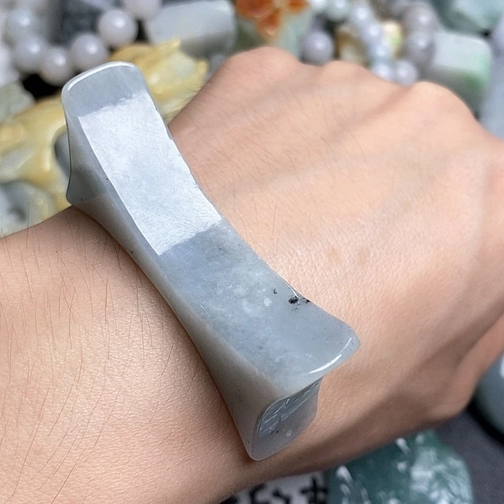 翡翠未镶嵌颈饰天然翡翠86