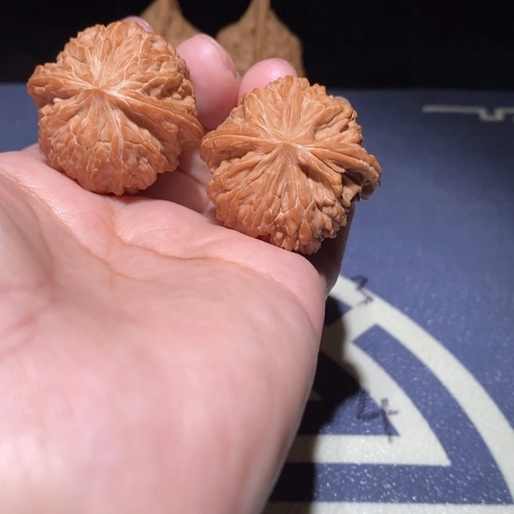 文玩核桃吊坠磨盘手拈35尺全品