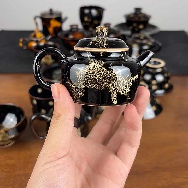 瓷洒彩鹧鸪斑德钟壶