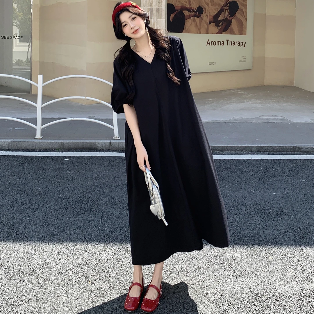 2025夏新款背后滴水露背长款V领连衣裙女宽松短袖小黑裙