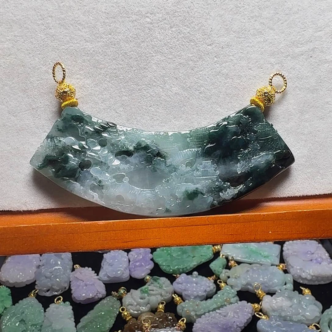 吊坠(赠链)未镶嵌翡翠