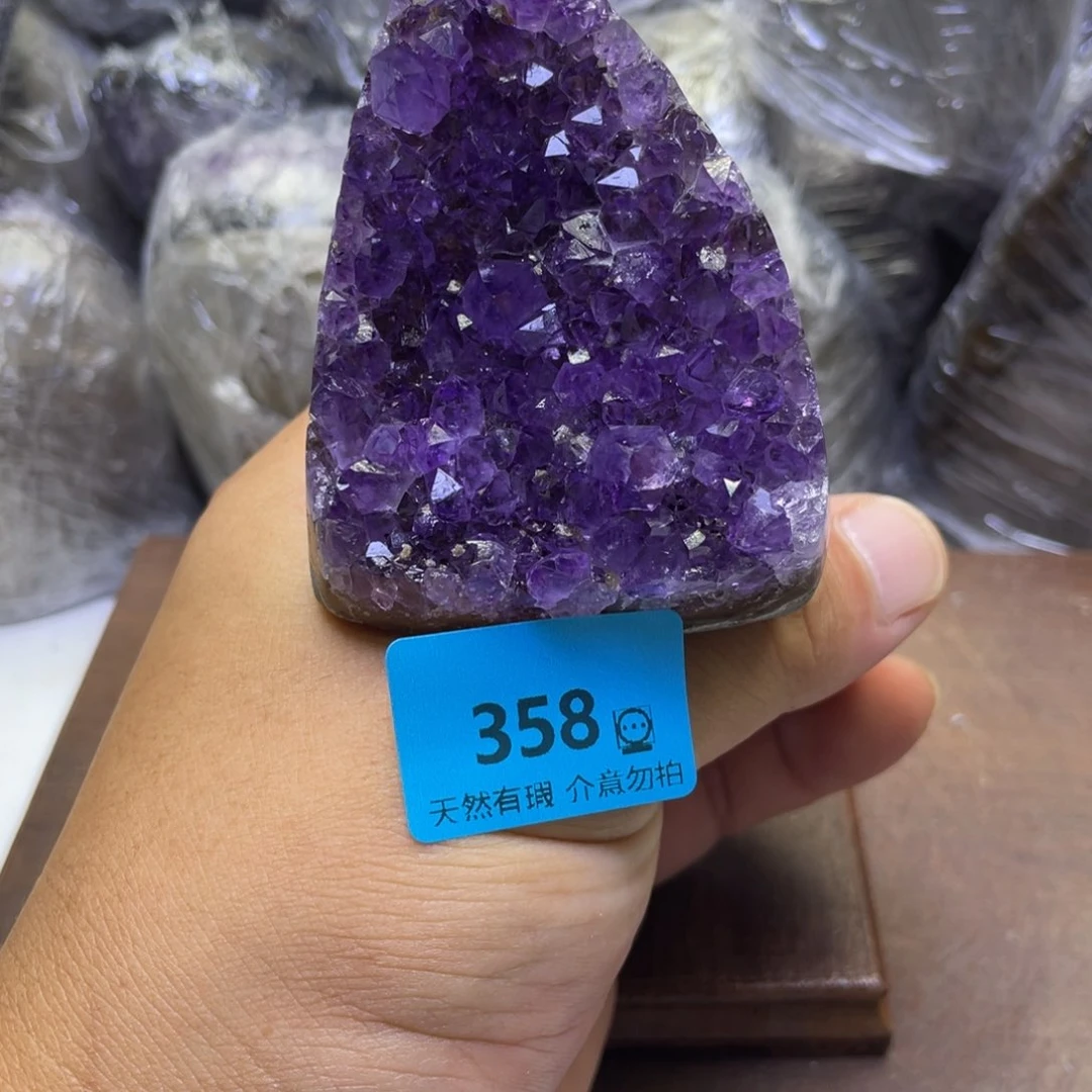 未镶嵌水晶大型摆件（非配饰）